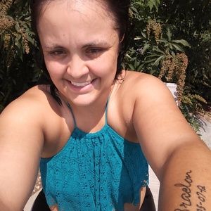 Meet your Posher, Victoria